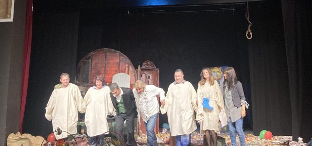 Театър “Христо Ботев”, културен център Цариброд чества 135 години. Делегация от община Костинброд присъства на премиерара на новата постановка на приятелската театралната група.