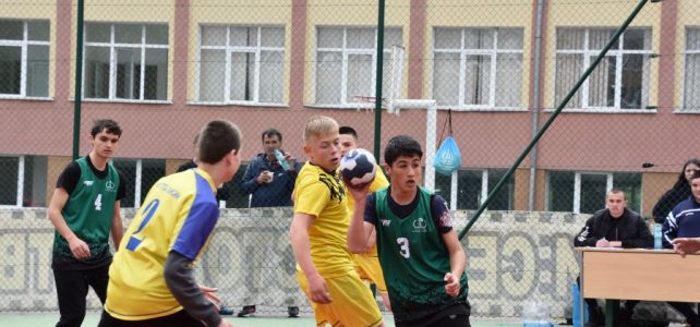 На 15.05.2023 г. от 13:30 часа в двора на ПГВМСС „Св. Георги Победоносец“ на мултифункционалното игрище се проведе Общински турнир по хандбал – за момчета от V до VII клас, част от училищните спортни игри през настоящата година в община Костинброд.