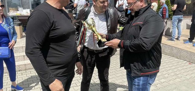 Честваме 1-ви май – ден на труда и международната работническа солидарност. На 1 май е и традиционният събор в село Петърч .
