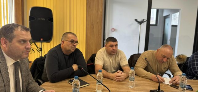 Продължават работните срещи във връзка с проблемите с прекъсванията на електрозахранването заради сложната метеорологична обстановка в края на ноември 2023 г.