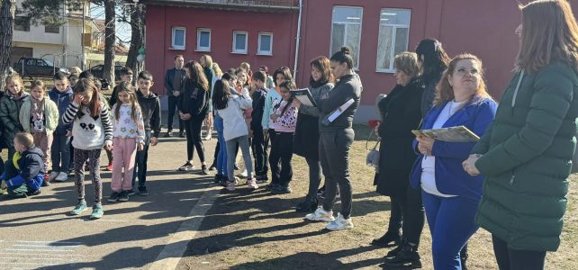 Второ ОУ „Васил Левски“ отбелязва Патронния си празник с редица мероприятия Второ ОУ „Васил Левски“ отбелязва Патронния си празник с редица мероприятия