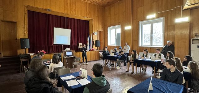 Урок по родолюбие, във връзка с 200 години Рибен буквар, събра ученици от всички училища от община Костинброд Урок по родолюбие, във връзка с 200 години Рибен буквар, събра ученици от всички училища от община Костинброд