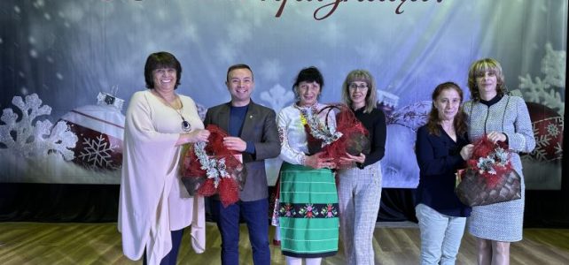 Коледен концерт на трите градски читалища в община Костинброд Коледен концерт на трите градски читалища в община Костинброд