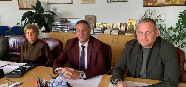 Кметът на Община Костинброд г-н Трайко Младенов взе участие в заседанието на Управителния съвет на Сдружение на Югозападните общини Кметът на Община Костинброд г-н Трайко Младенов взе участие в заседанието на Управителния съвет на Сдружение на Югозападните общини